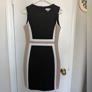 Calvin Klein COLORBLOCK SLEEVELESS SCUBA SHEATH DRESS IN BLACK/ WHITE/ KHAKI